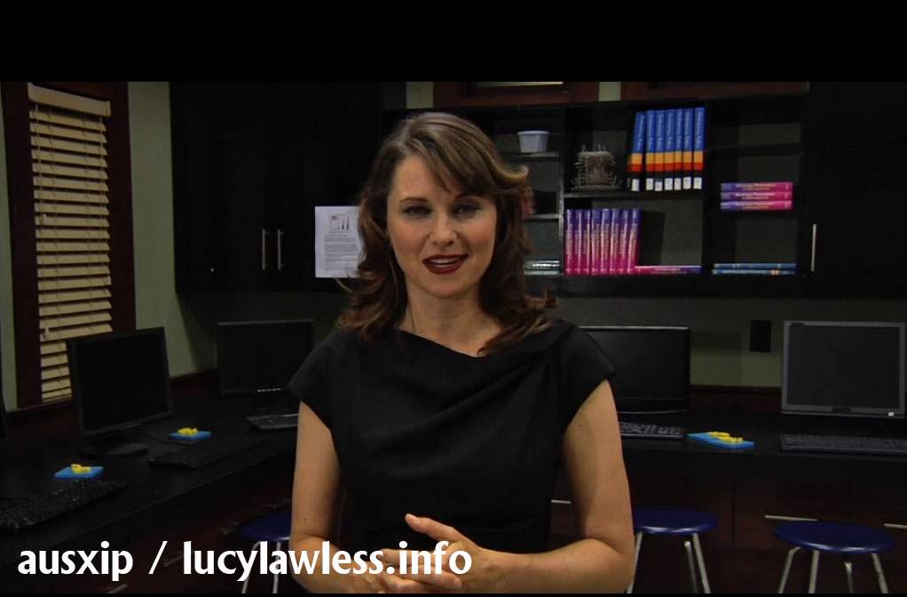 http://www.lucylawless.net/2011/03/01/LucyNOF4.jpg