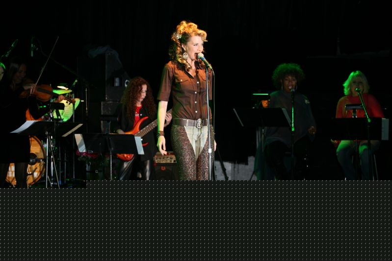 gal/Concert-26-01-08/Photos_By_KT/kt-llconcert2-002.jpg