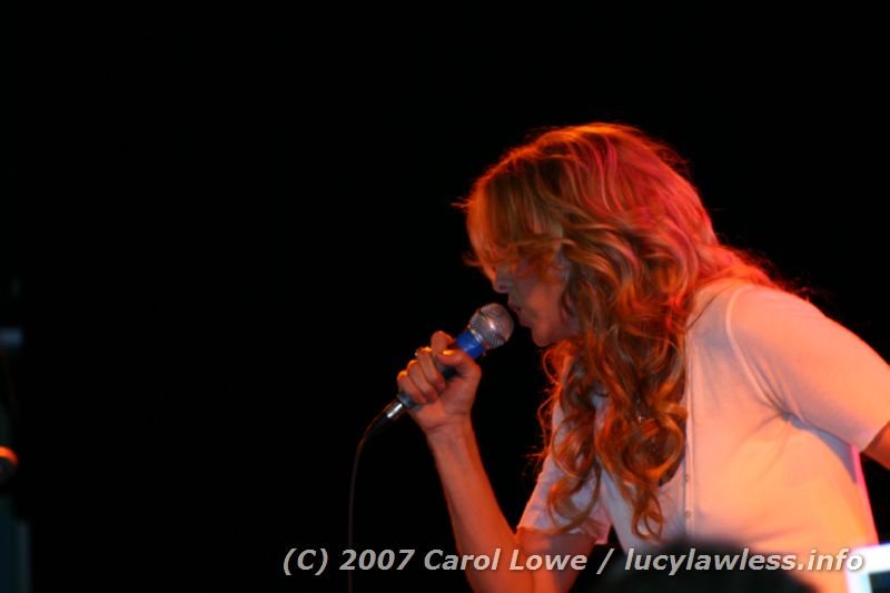 gal/Concert-14-01-07/Photos_By_Carol_Lowe/clowe-lucy-c2-121.jpg
