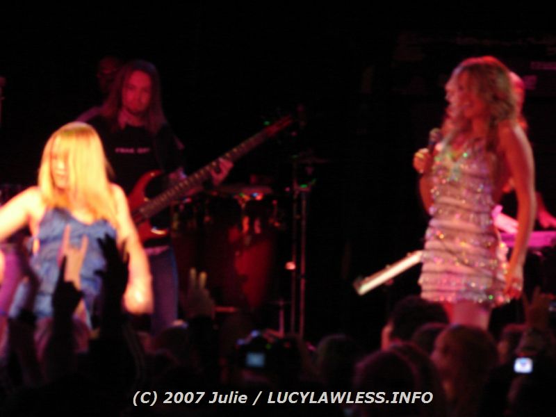 gal/Concert-14-01-07/Photos_By_Julie/jm-lucysunconcert-130.jpg