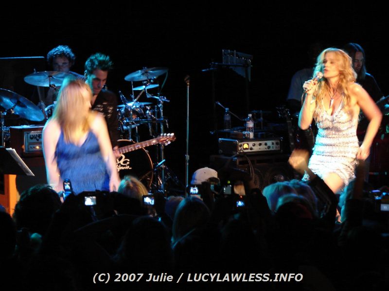 gal/Concert-14-01-07/Photos_By_Julie/jm-lucysunconcert-133.jpg