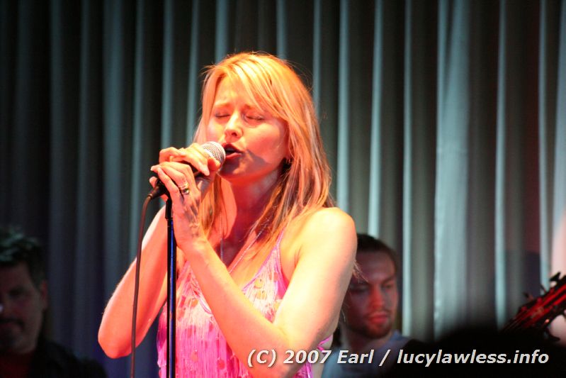 gal/Concert_31_May_2007/Photos_By_Earl/rocl-concert-earl-160.jpg