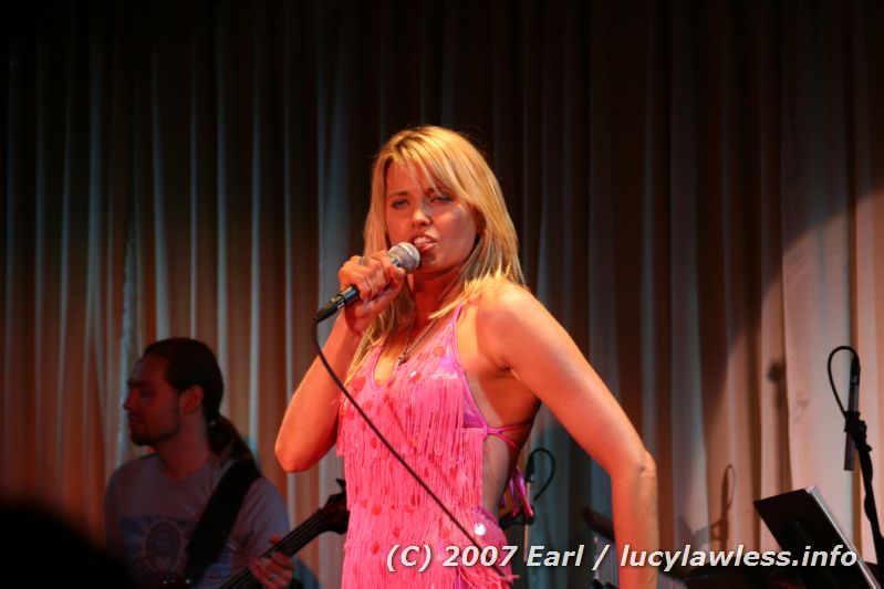 gal/Concert_31_May_2007/Photos_By_Earl/rocl-concert-earl-238.jpg