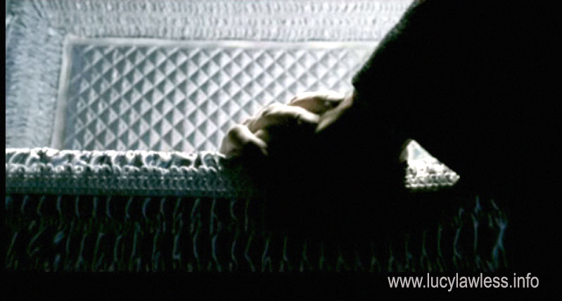 gal/Intertnational_Trailer/boogeyman-trailer094a.jpg